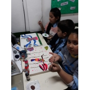 Alumnos de 5to A y B trabajando